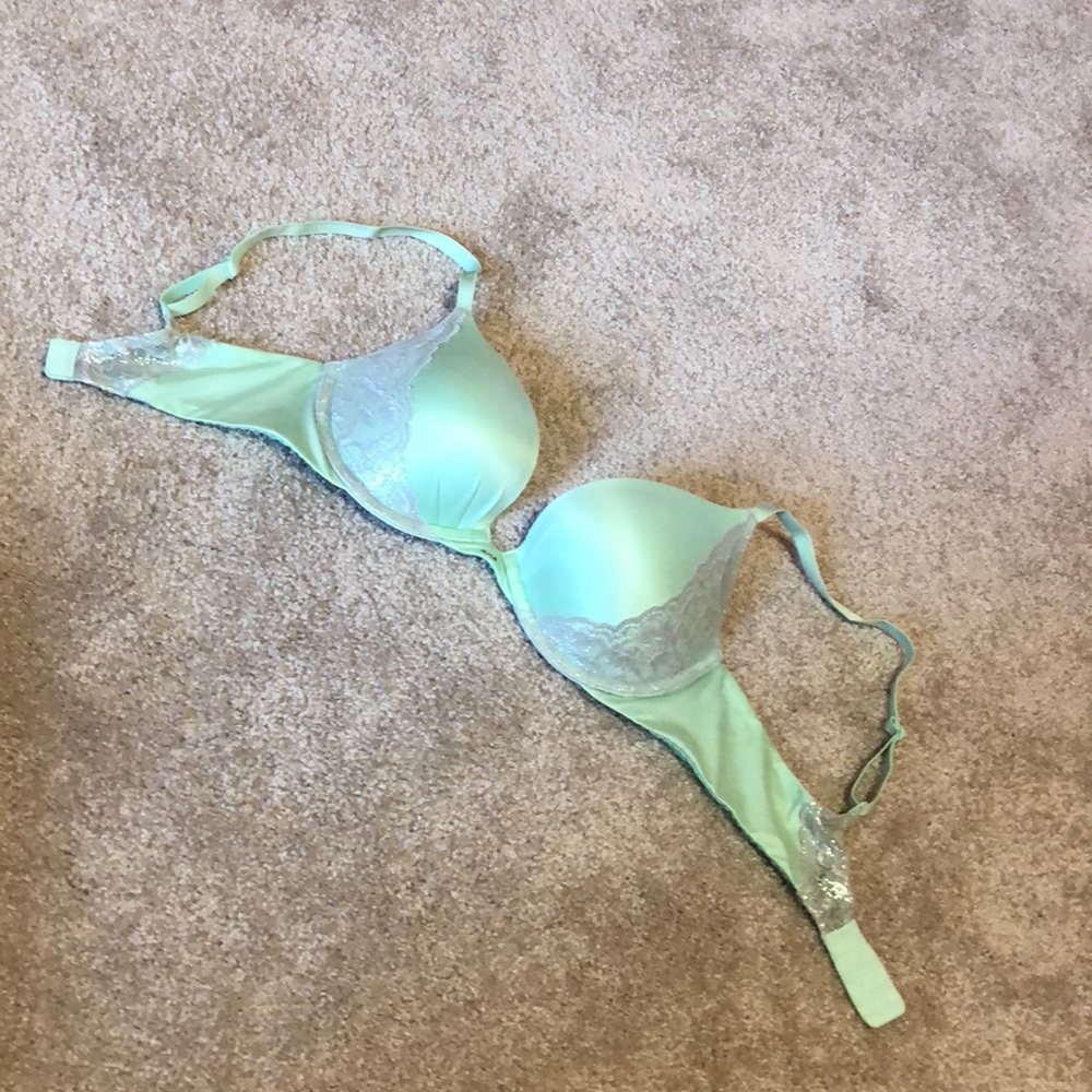 34 C Victoria secret mint green bra